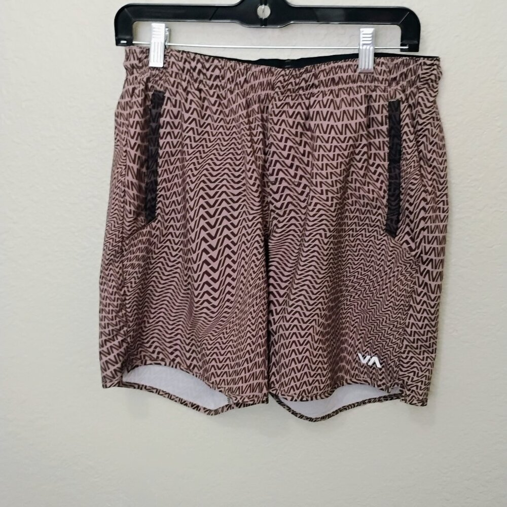 RVCA shorts V pattern